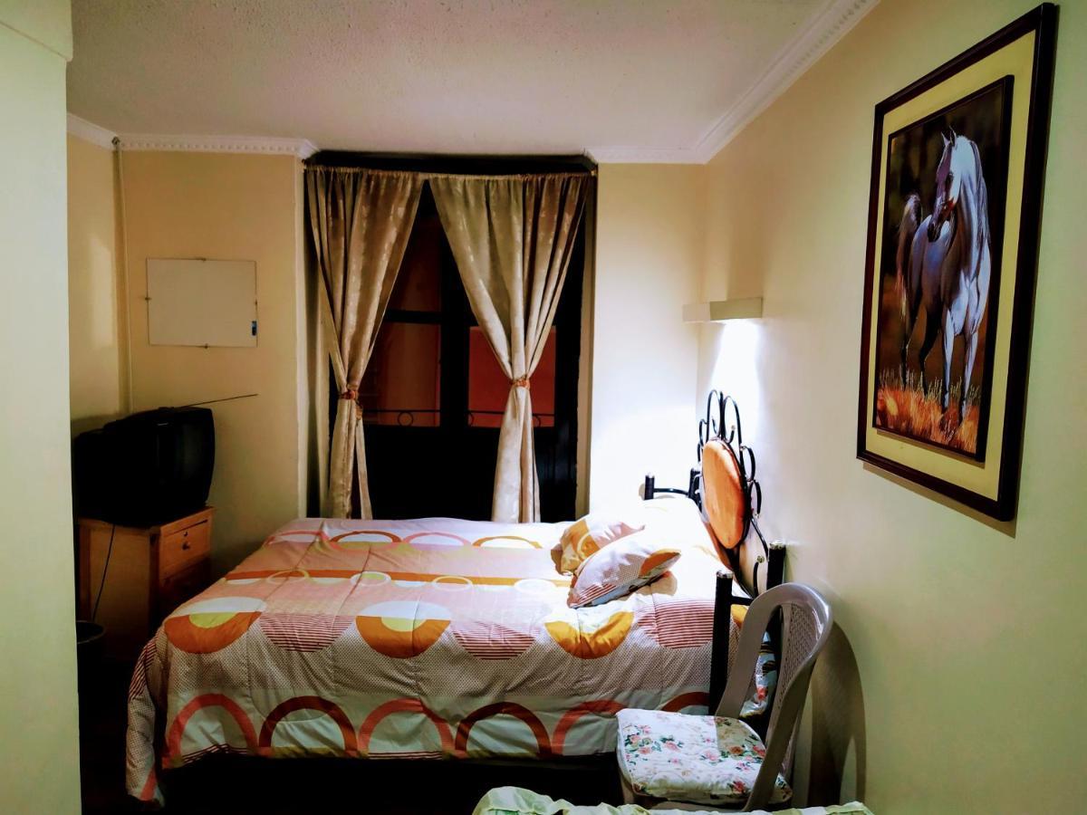 Hostal Latitud Ecuem Кито Экстерьер фото