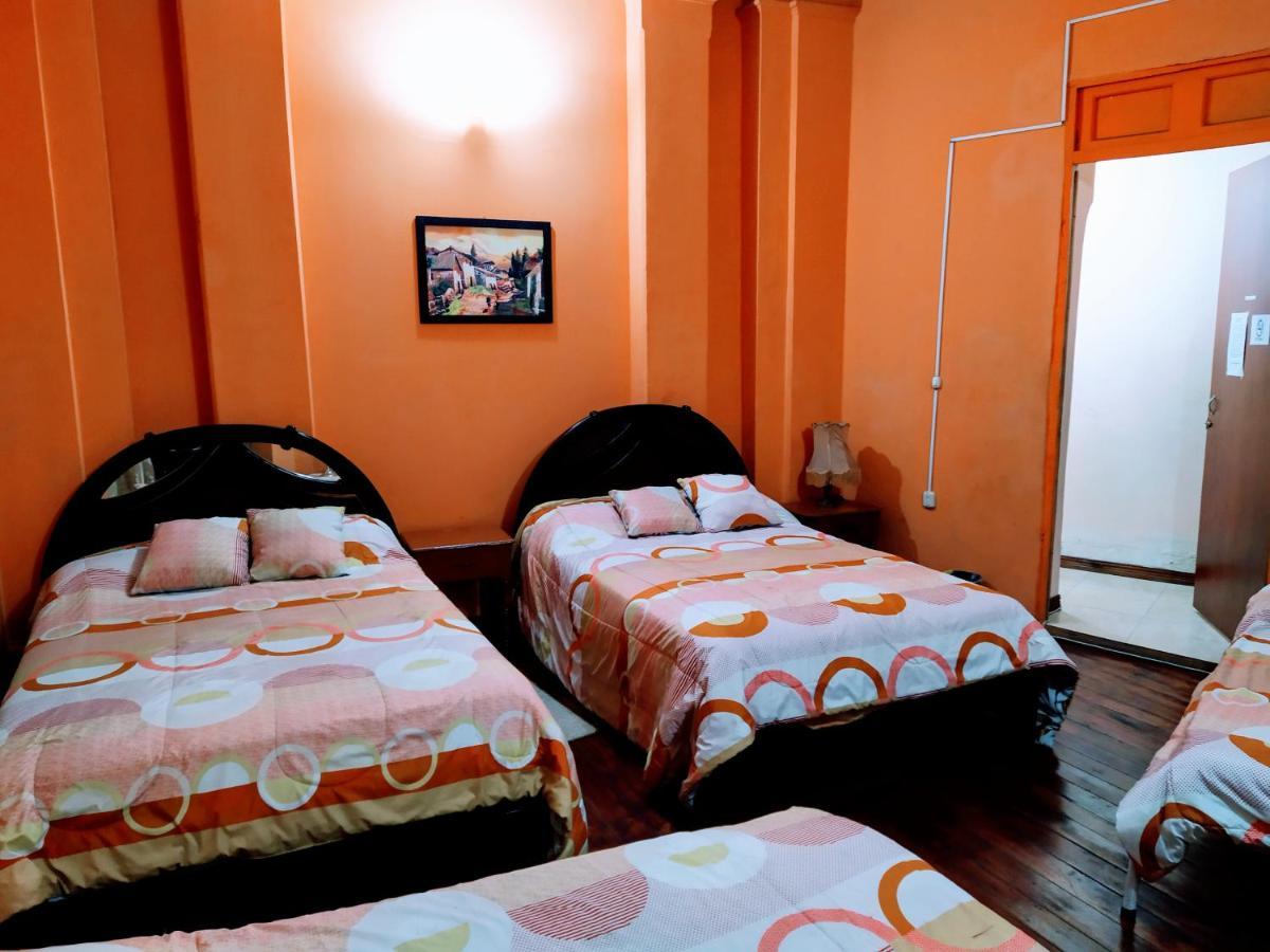 Hostal Latitud Ecuem Кито Экстерьер фото