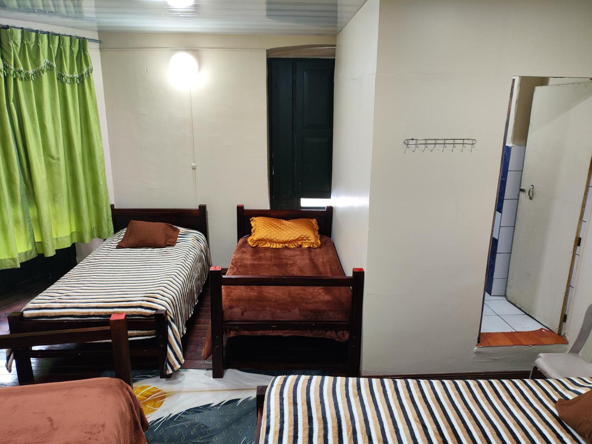 Hostal Latitud Ecuem Кито Экстерьер фото